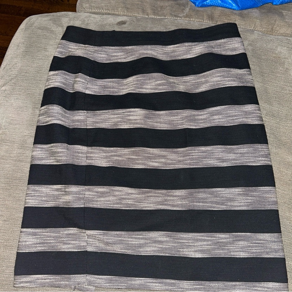 Elegant Black and Gray Striped Skirt J. Crew Size 8 The Pencil Skirt